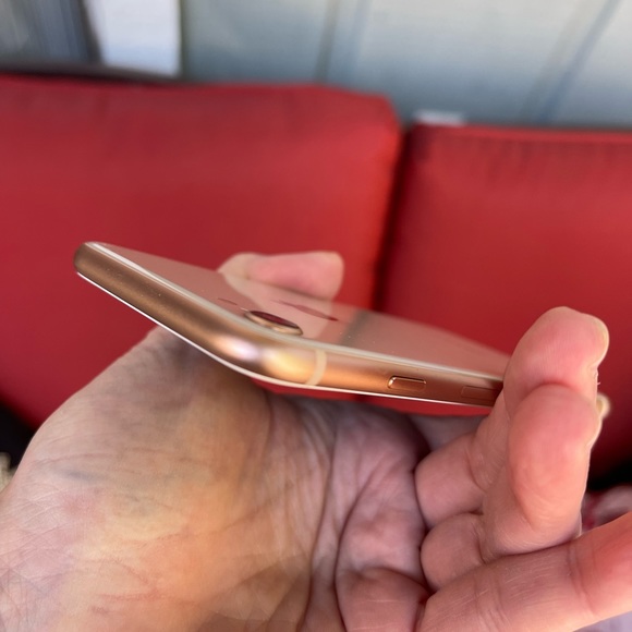 Like New iPhone 8 - Picture 5 of 9